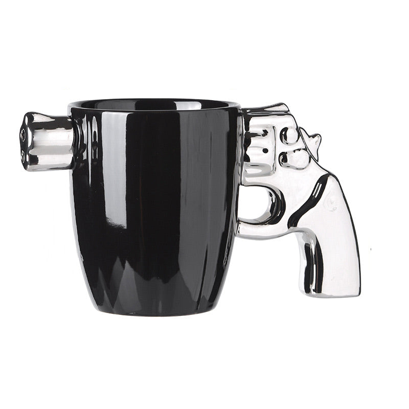 Tazza di design con manico a pistola ultra originale 