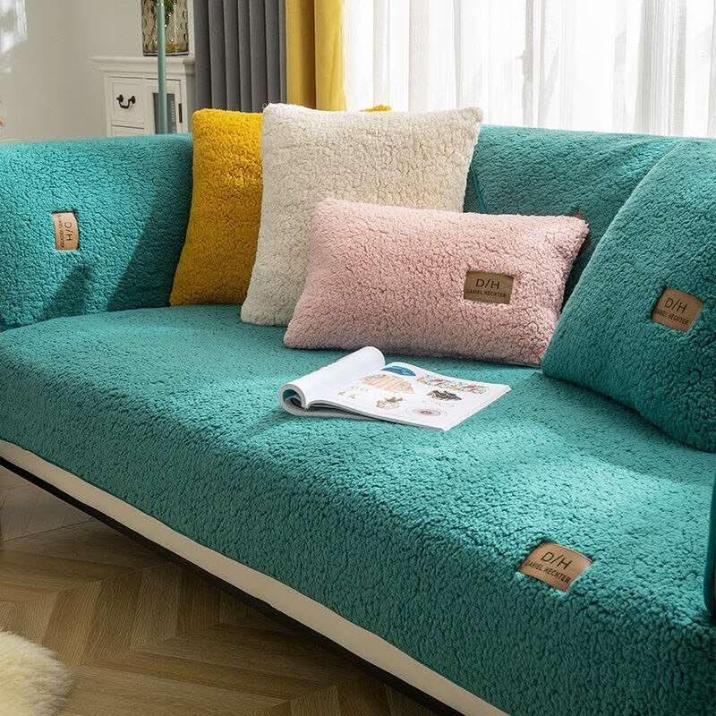 Ultra Soft Lamb Cashmere Sofa Cover – Plush Effect & Non-Slip 